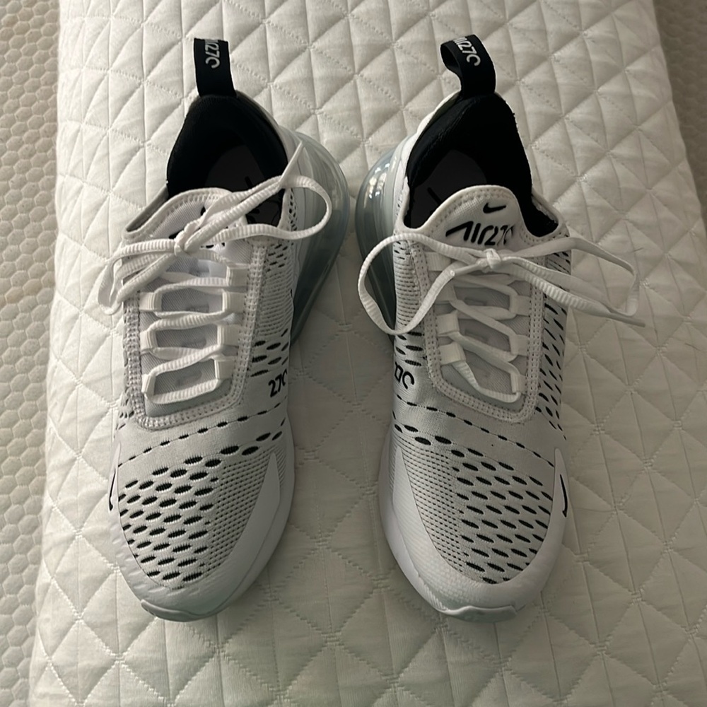 Nike Air 70 worn once white and black